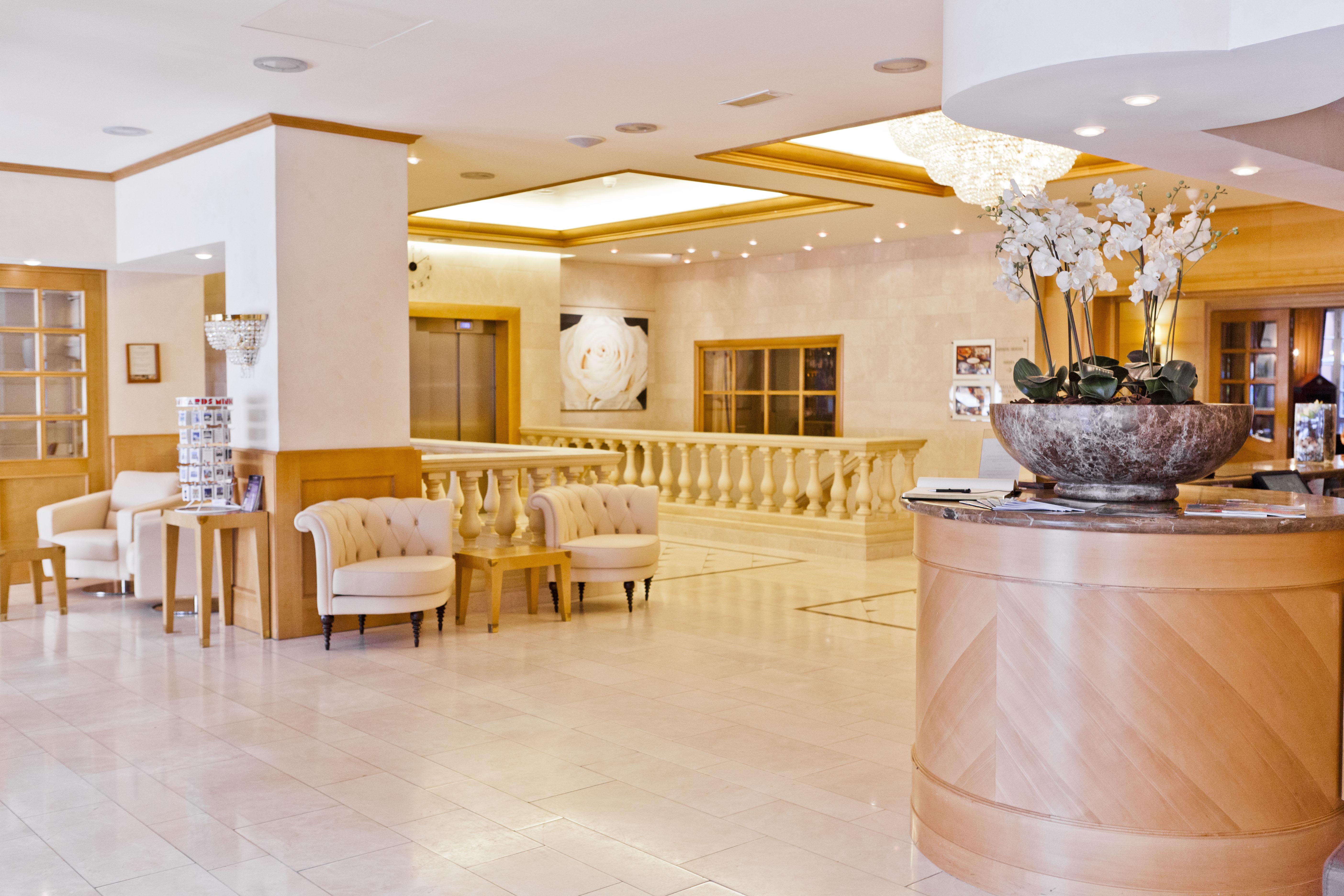 勒查特莱兰酒店 布鲁塞尔 外观 照片 Lobby