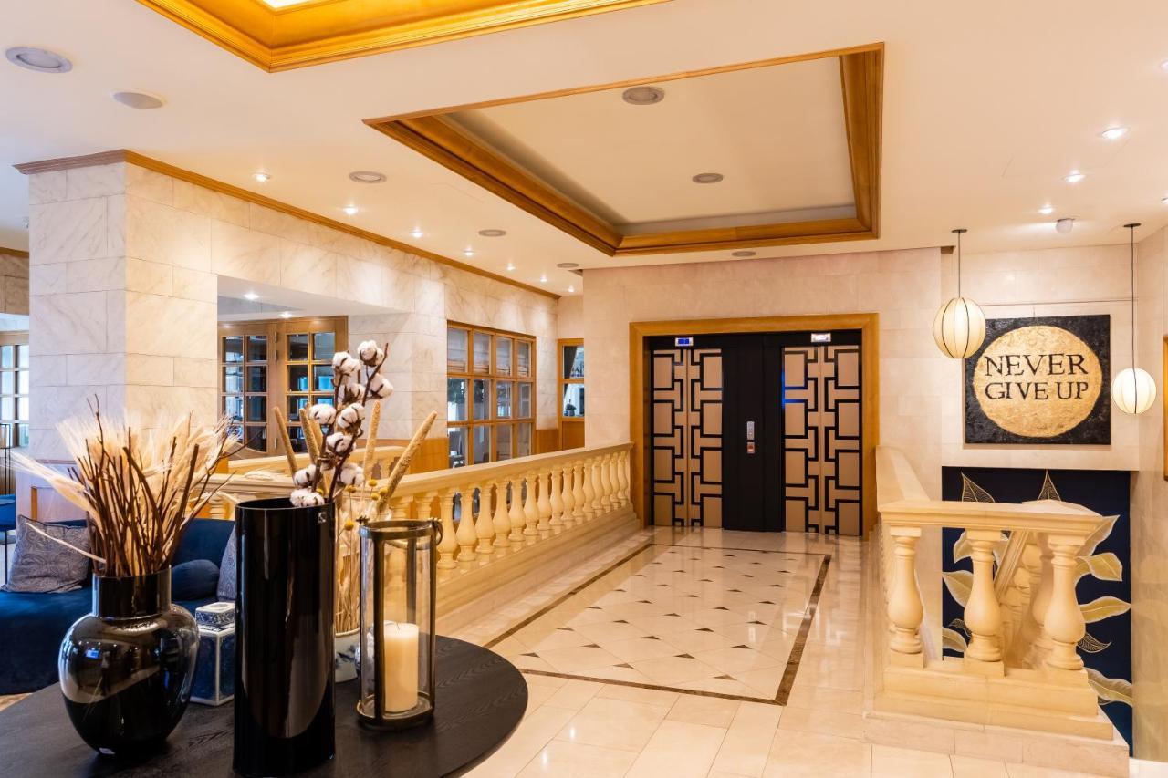 勒查特莱兰酒店 布鲁塞尔 外观 照片 The lobby of the hotel
