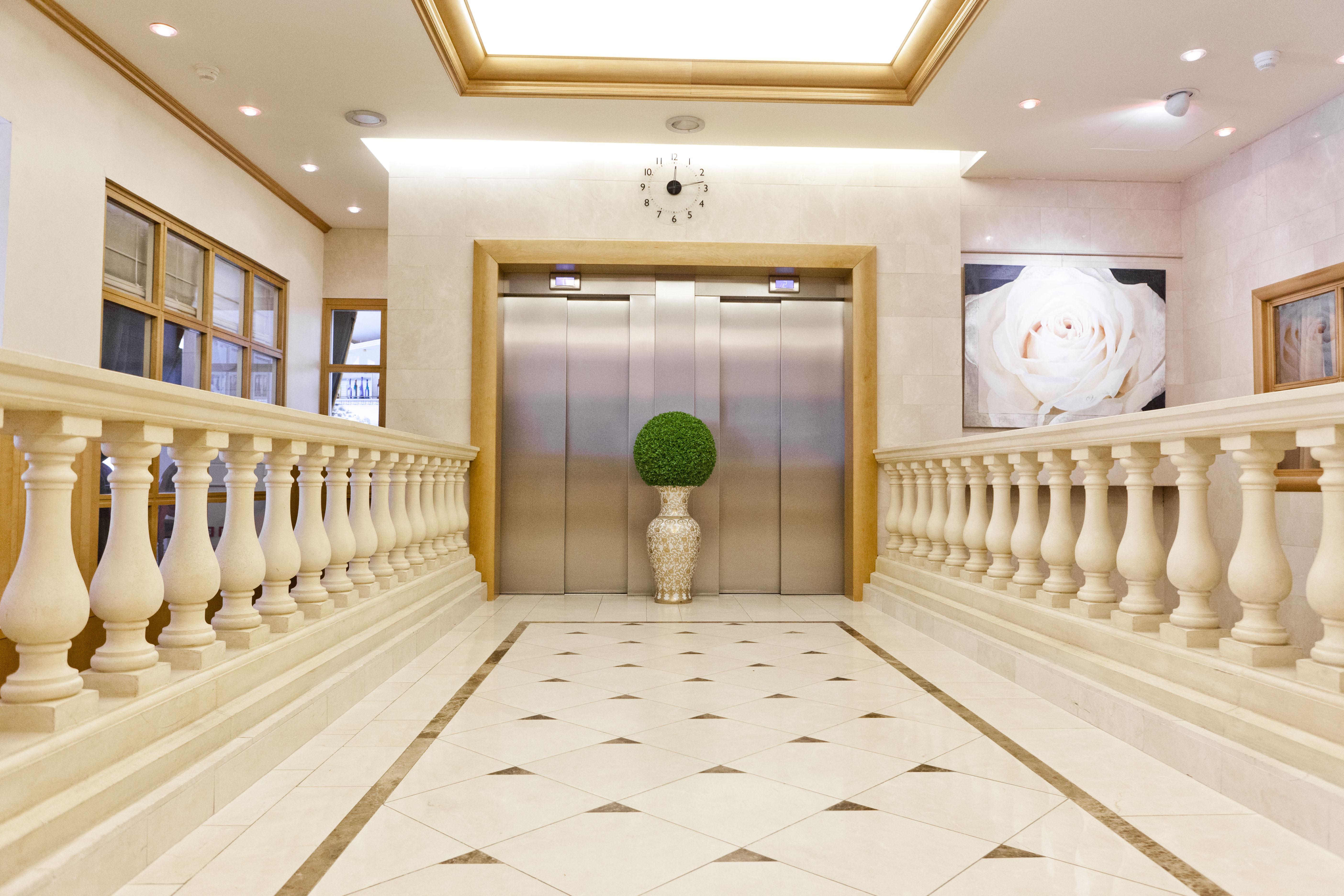 勒查特莱兰酒店 布鲁塞尔 外观 照片 Interior of the hotel