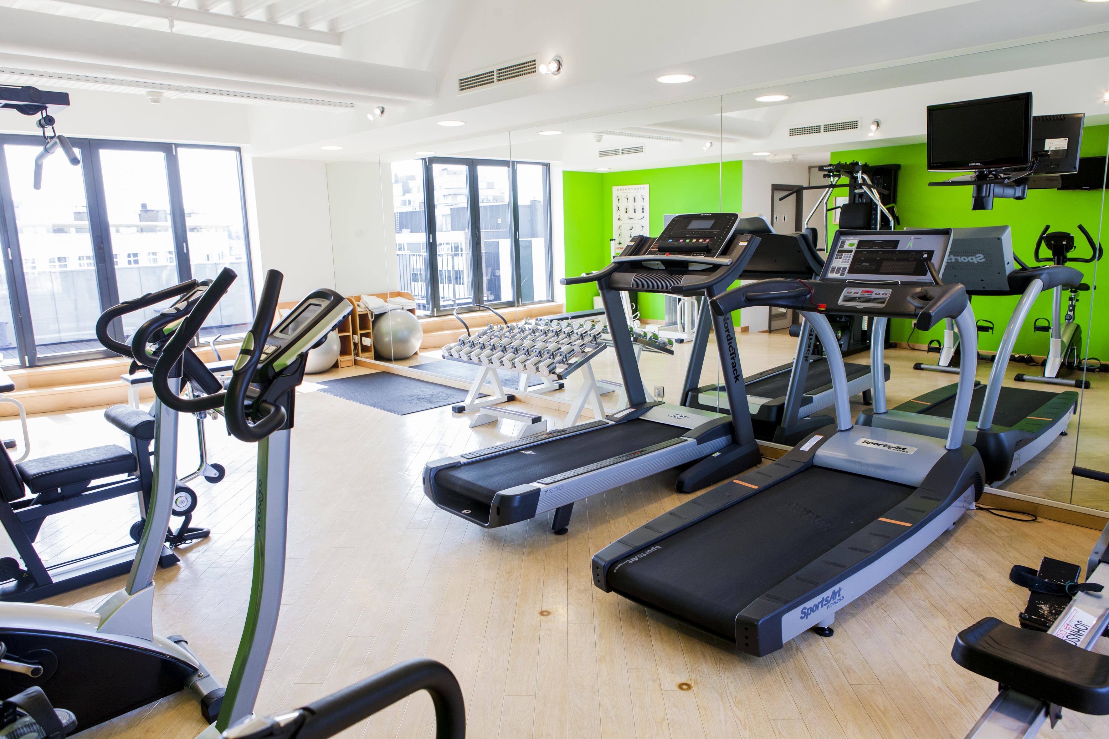 勒查特莱兰酒店 布鲁塞尔 外观 照片 The gym at the University of East London