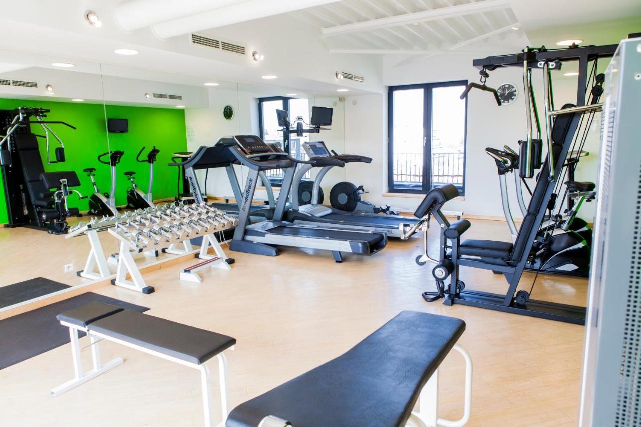 勒查特莱兰酒店 布鲁塞尔 外观 照片 The gym at the University of Roehampton