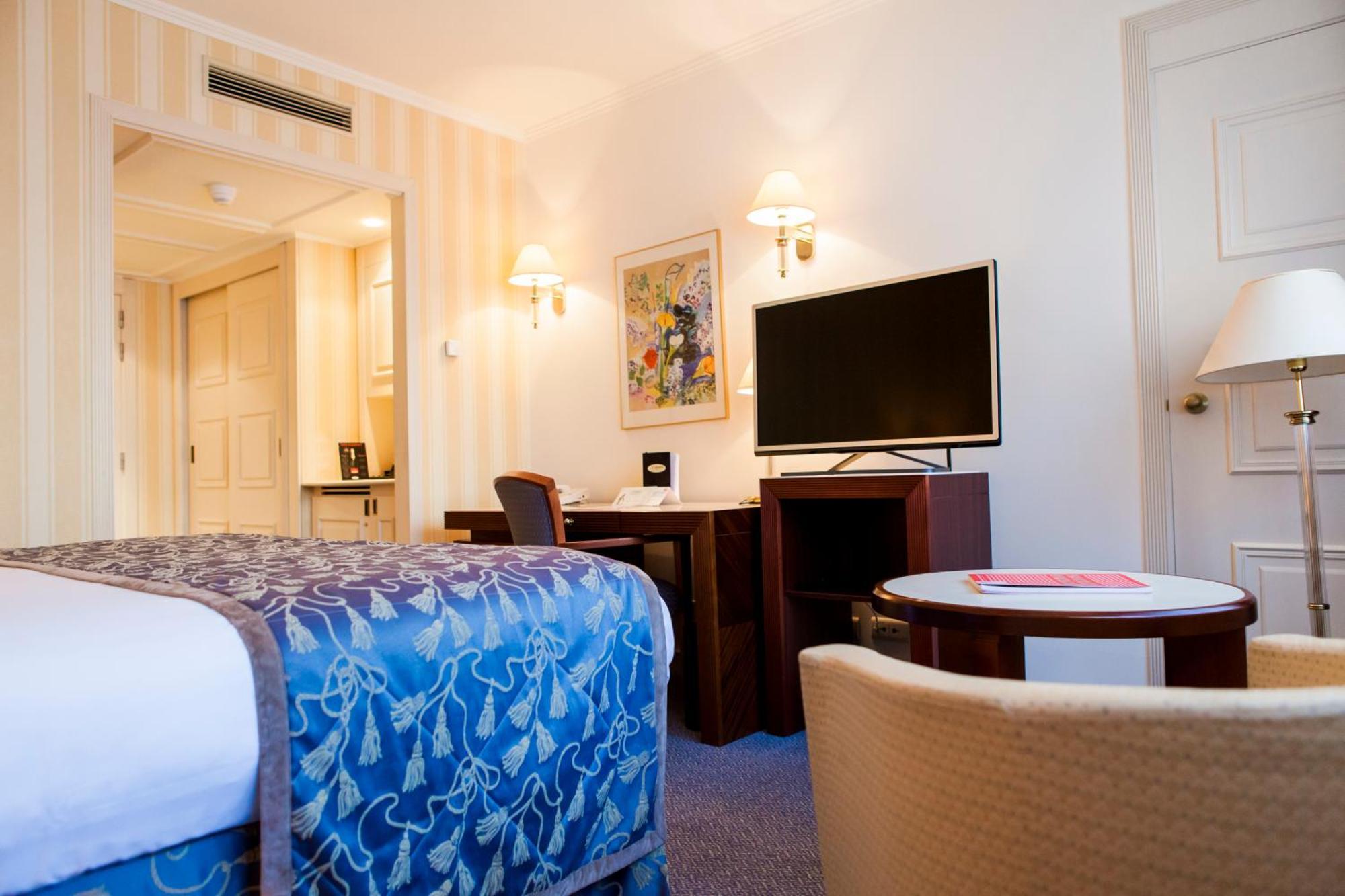 勒查特莱兰酒店 布鲁塞尔 外观 照片 A room at the hotel